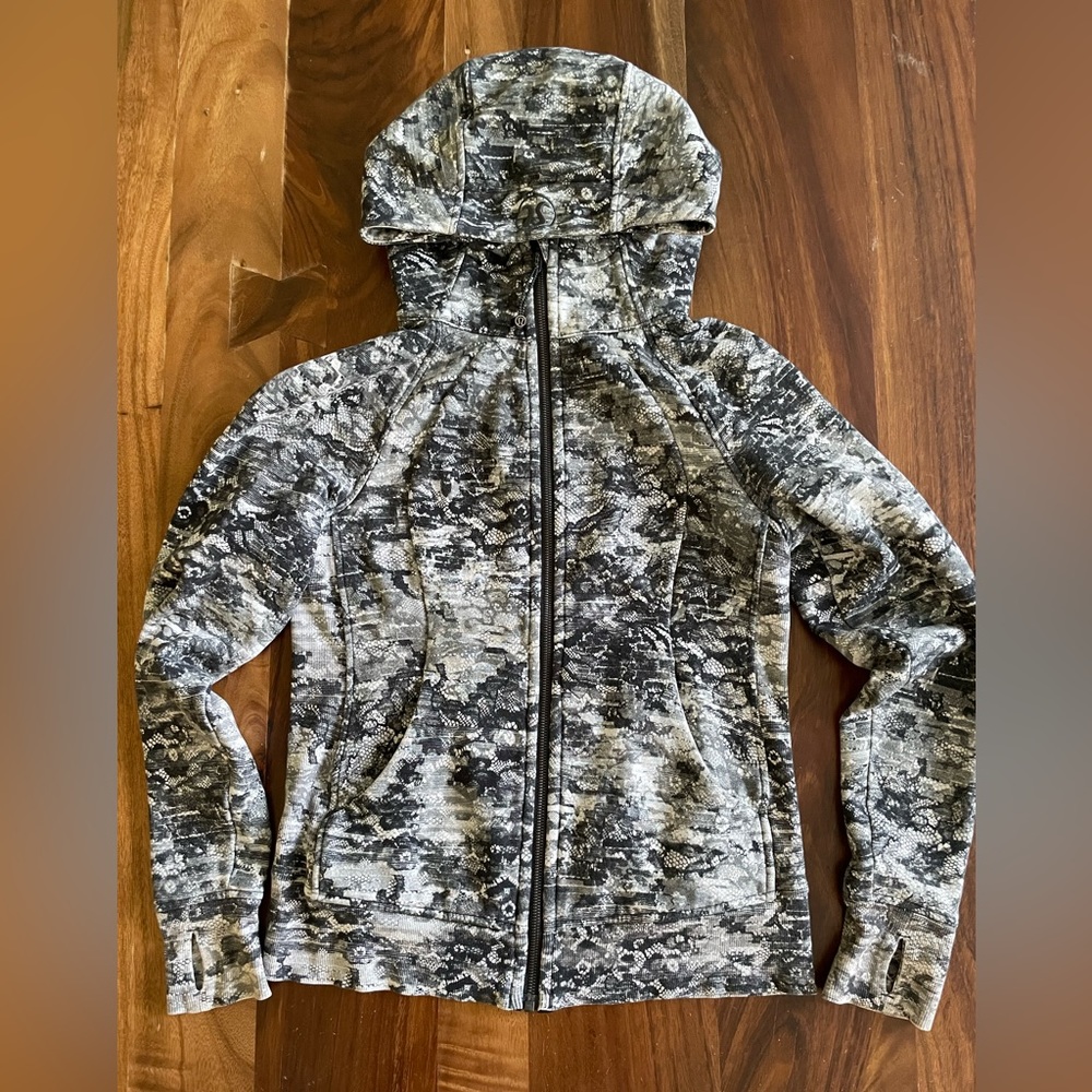 Lululemon black and white pattern Scuba Full-zip Hoodie size 4